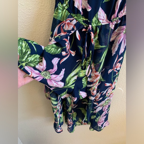 Off The Shoulder Floral Shorts/Dress 🌴 - Picture 4 of 8